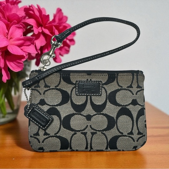 Coach Signature Classic Logo Jacquard Black Wristlet Y2K - Picture 1 of 9